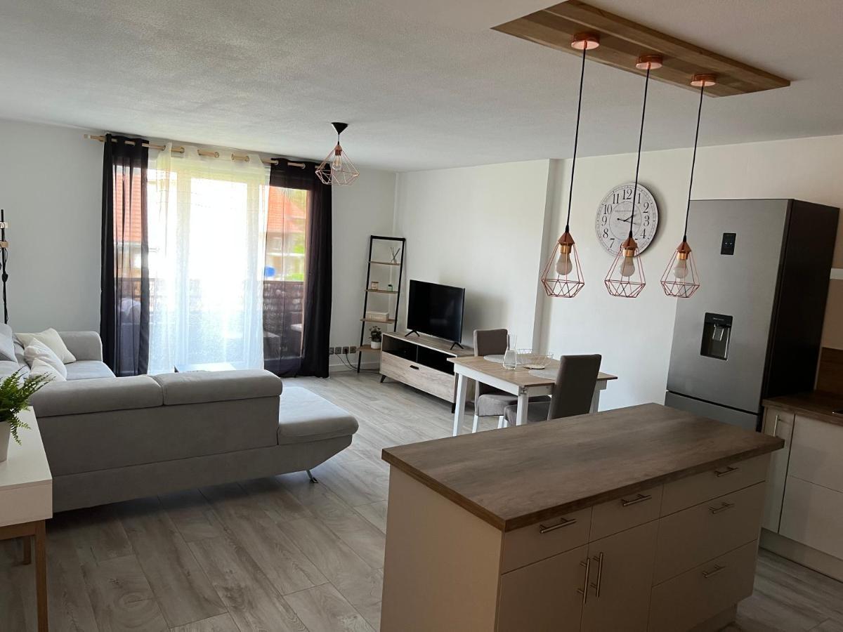 Appartement Entre Lacs, Montagnes Et Stations De Ski Бонвіль Екстер'єр фото